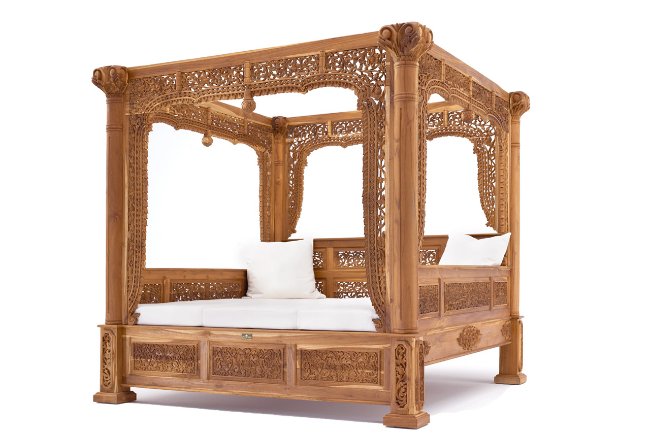 Luxus Himmelbett aus historischem Teakholz